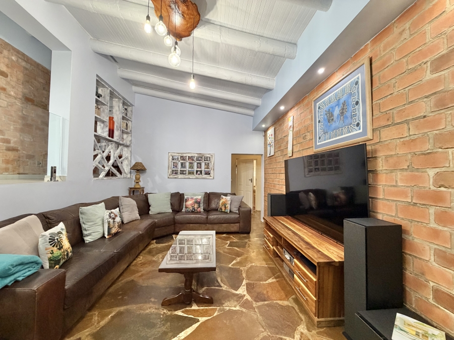 4 Bedroom Property for Sale in Wavecrest Eastern Cape